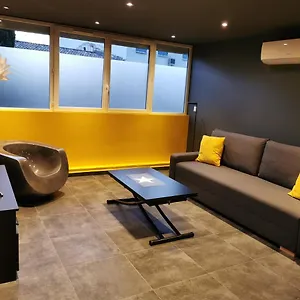 https://2-pieces-calme-et-tout-confort-a-3-minutes-du-tribunal.fr-provencehotel.com