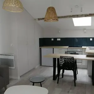 https://studio-centre-historique-entree-autonome.hotels-rhonealpes.com